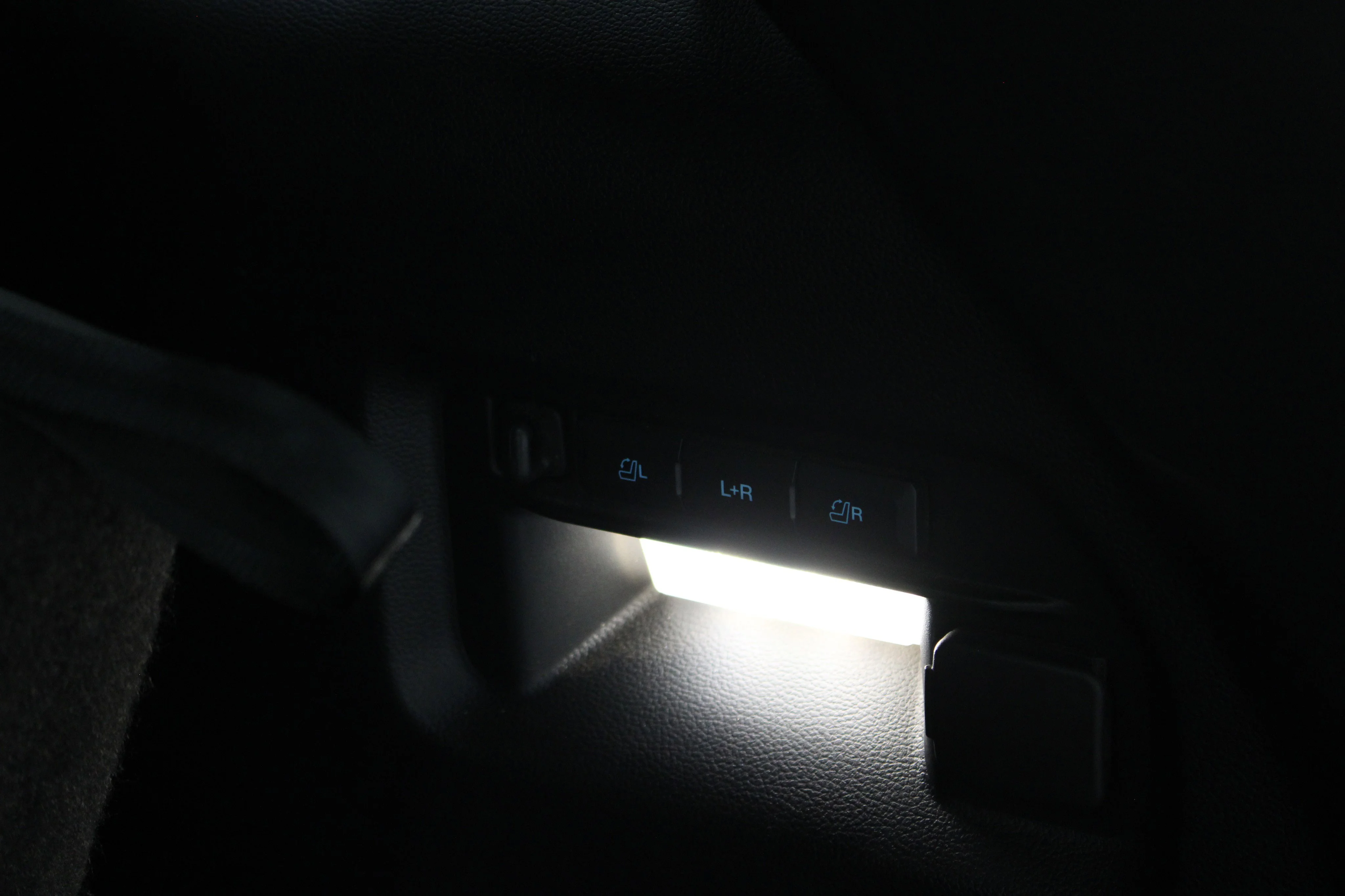 2022 Ford Explorer ST - Photo 25