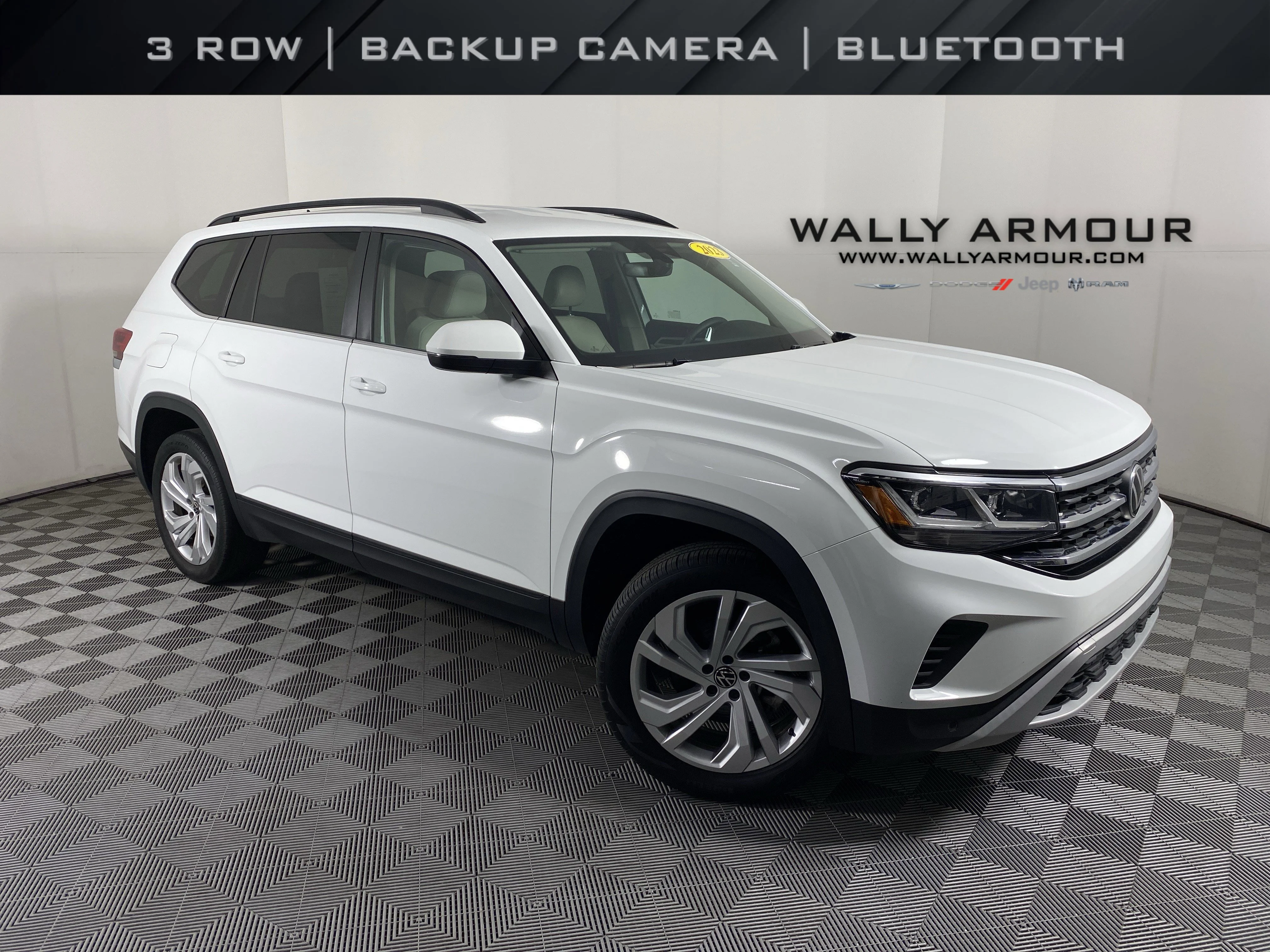 2023 Volkswagen Atlas 3.6L SE w/Tech 4MOTION's photo