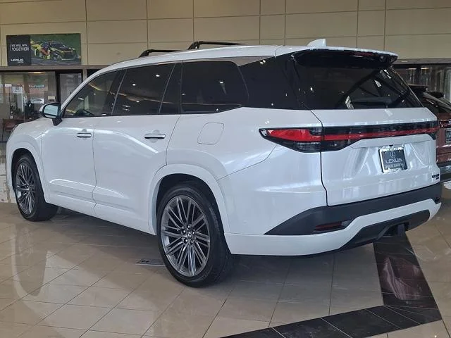 New 2026 Wind Chill Pearl Lexus LUXURY AWD image 10