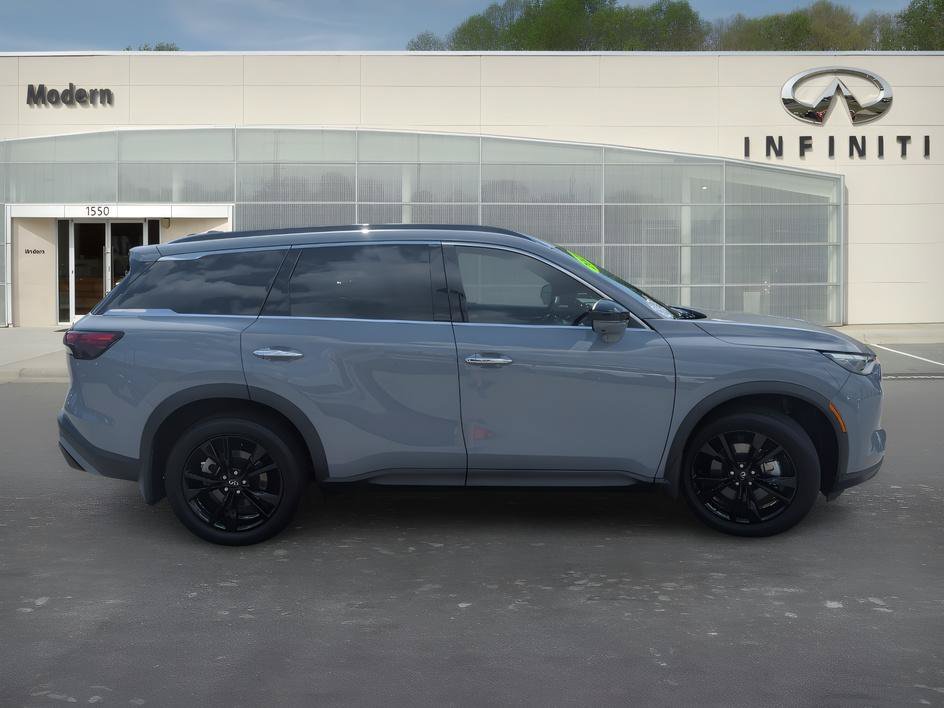 Certified Used 2025 Harbor Gray INFINITI LUXE image 3