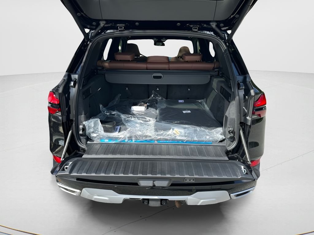 New 2026 Black Sapphire Metallic BMW xDrive50e image 23