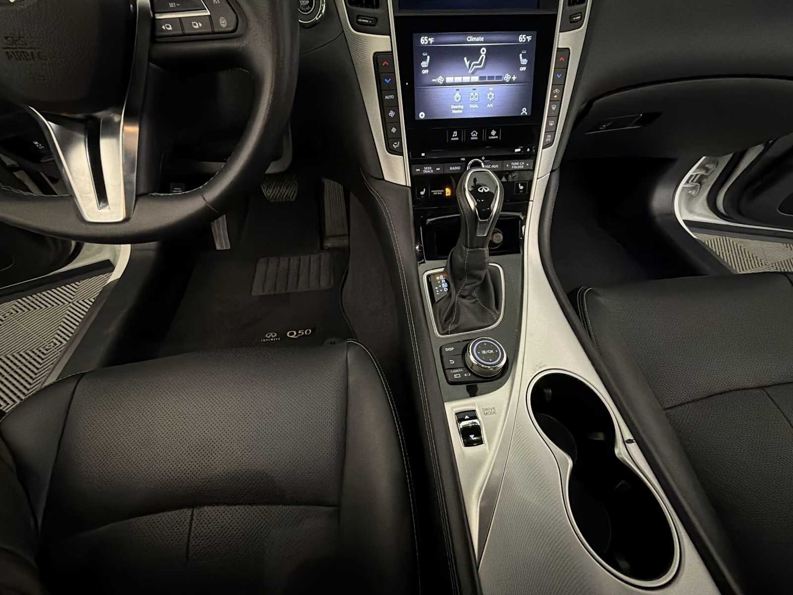 Used 2023 Majestic White INFINITI LUXE image 18