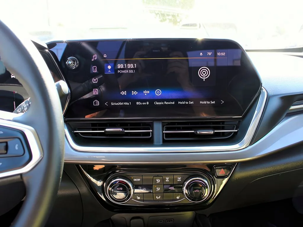 2024 Chevrolet Trax Activ - Photo 18
