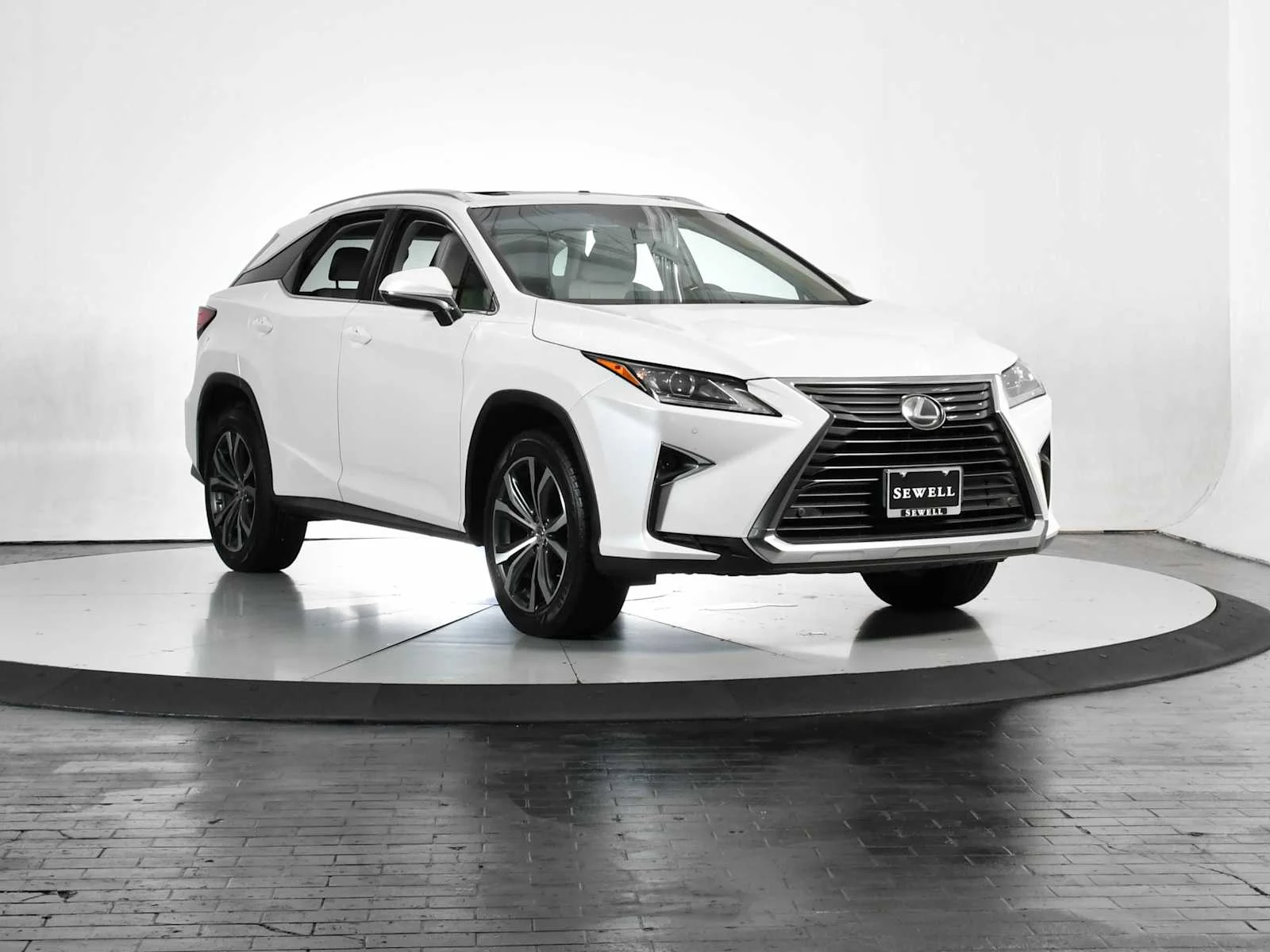 Used 2017 Eminent White Pearl Lexus  image 9