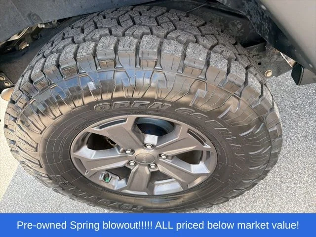 Used 2018 White Jeep Unlimited Rubicon image 21
