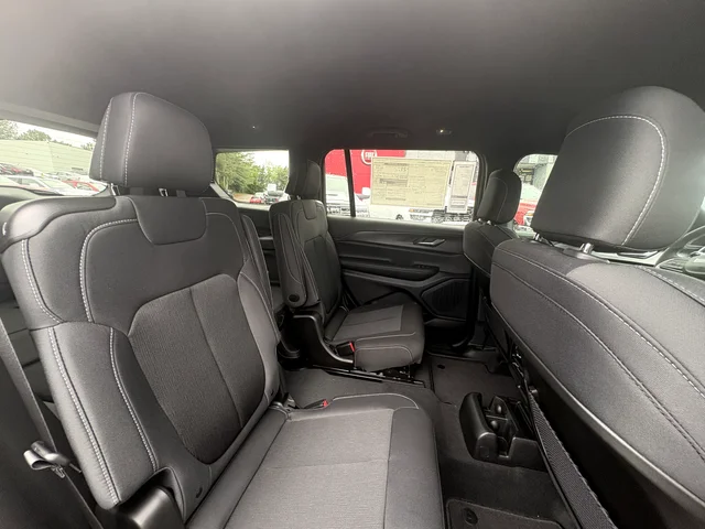 New 2026 Silver Zynith Exterior Paint Jeep Laredo image 14