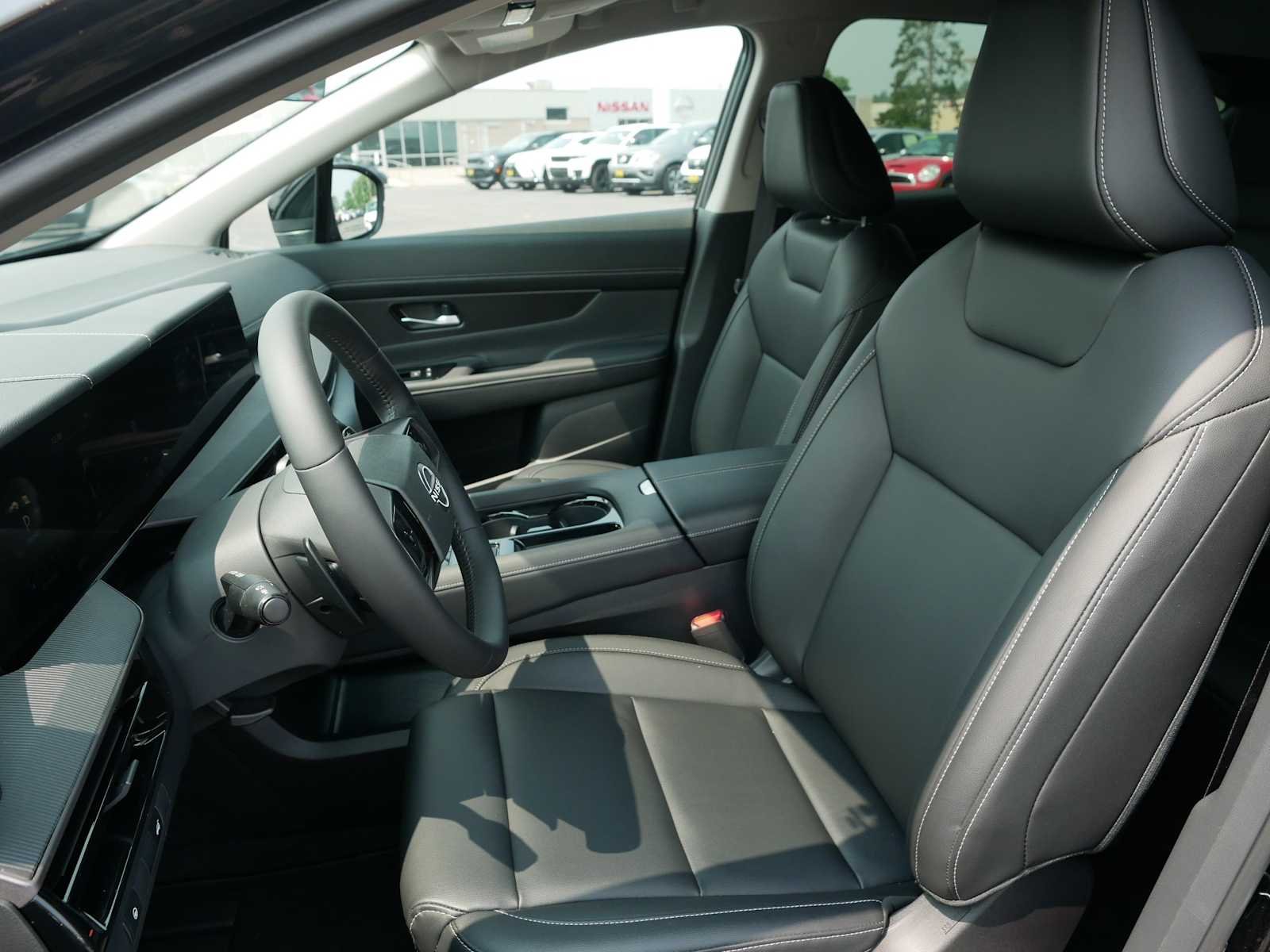 2025 Nissan Murano SV - Photo 11