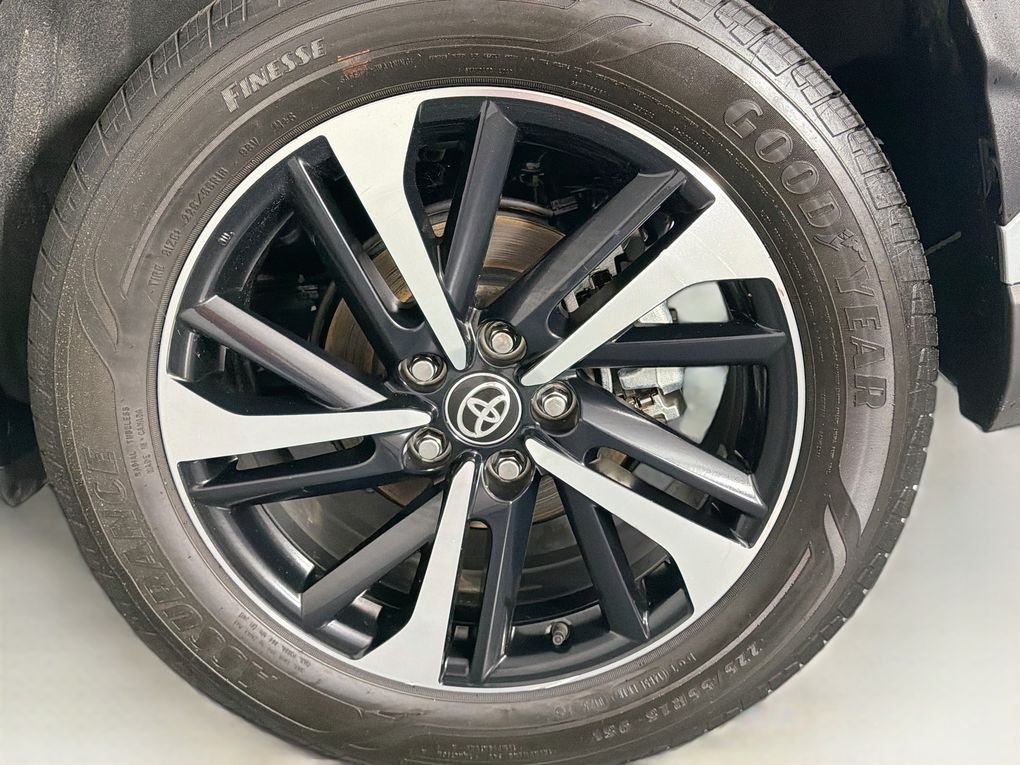 Used 2025 Silver Toyota Hybrid XSE image 34