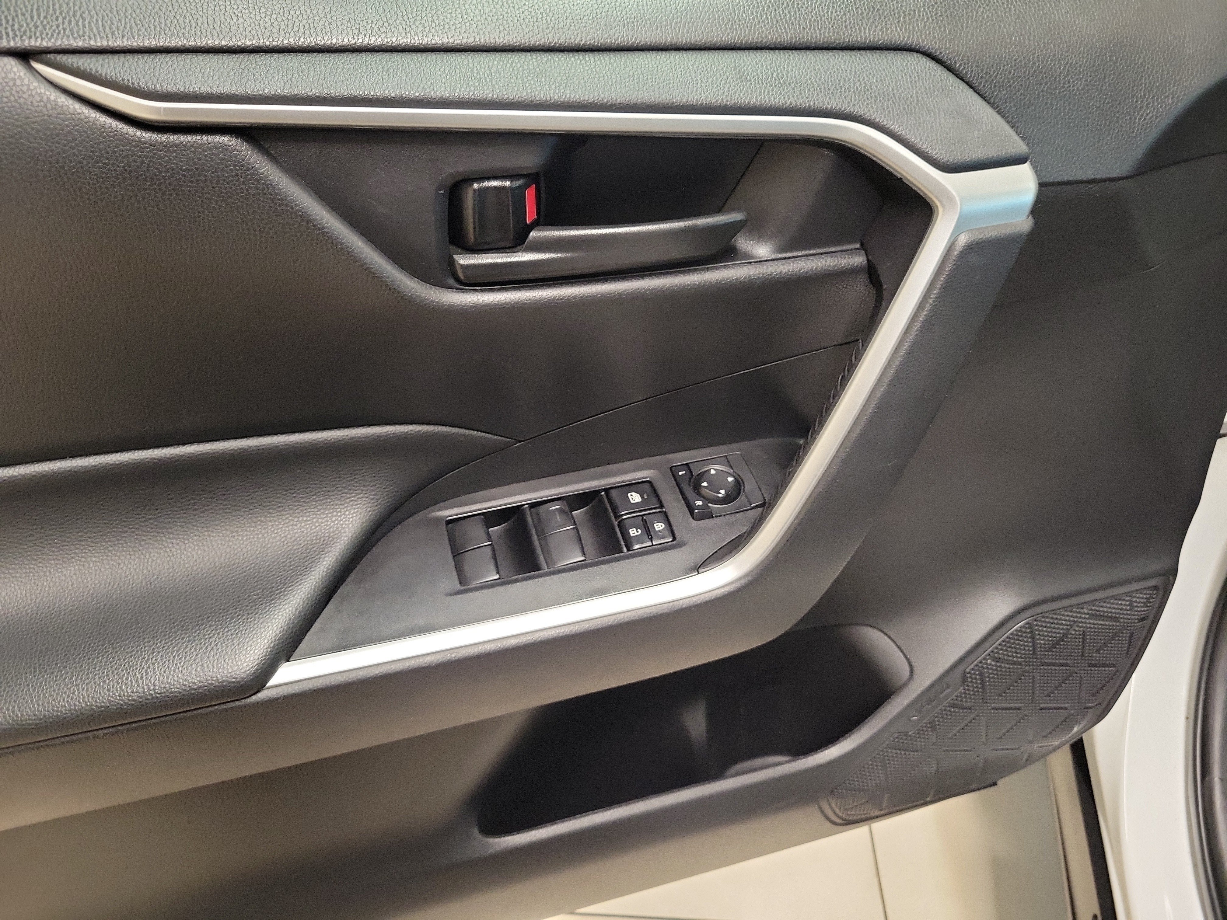 Certified Used 2024 Ice Toyota Hybrid LE image 20