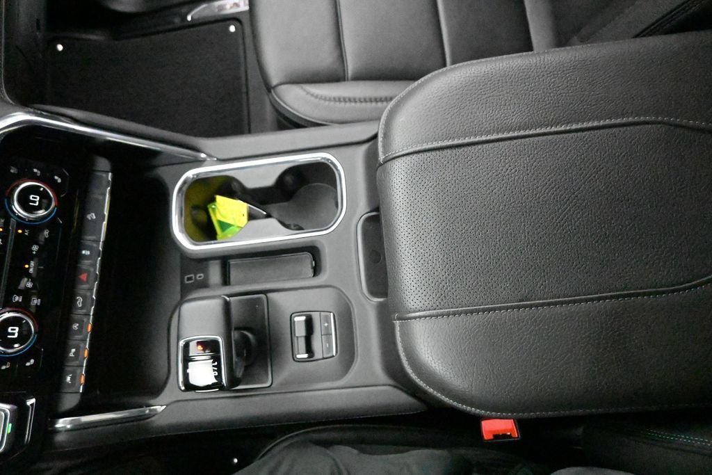 Used 2025 Onyx Black GMC Denali image 13