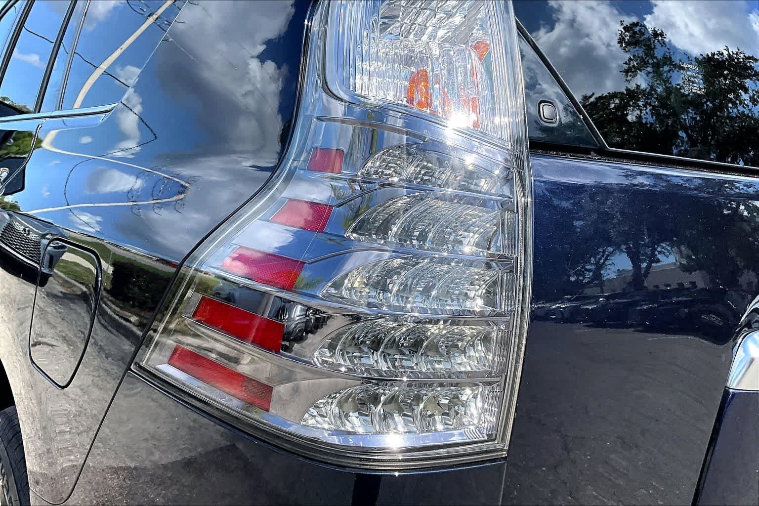 Used 2021 Nightfall Mica Lexus Premium image 28