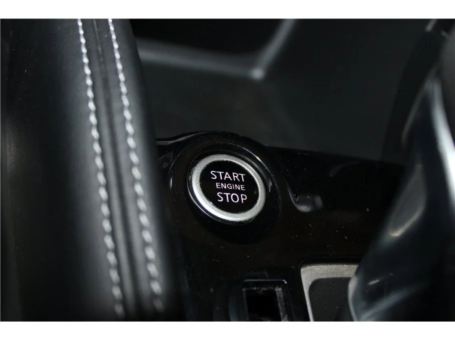 Used 2020 Monarch Orange/Super Black Nissan SR image 32