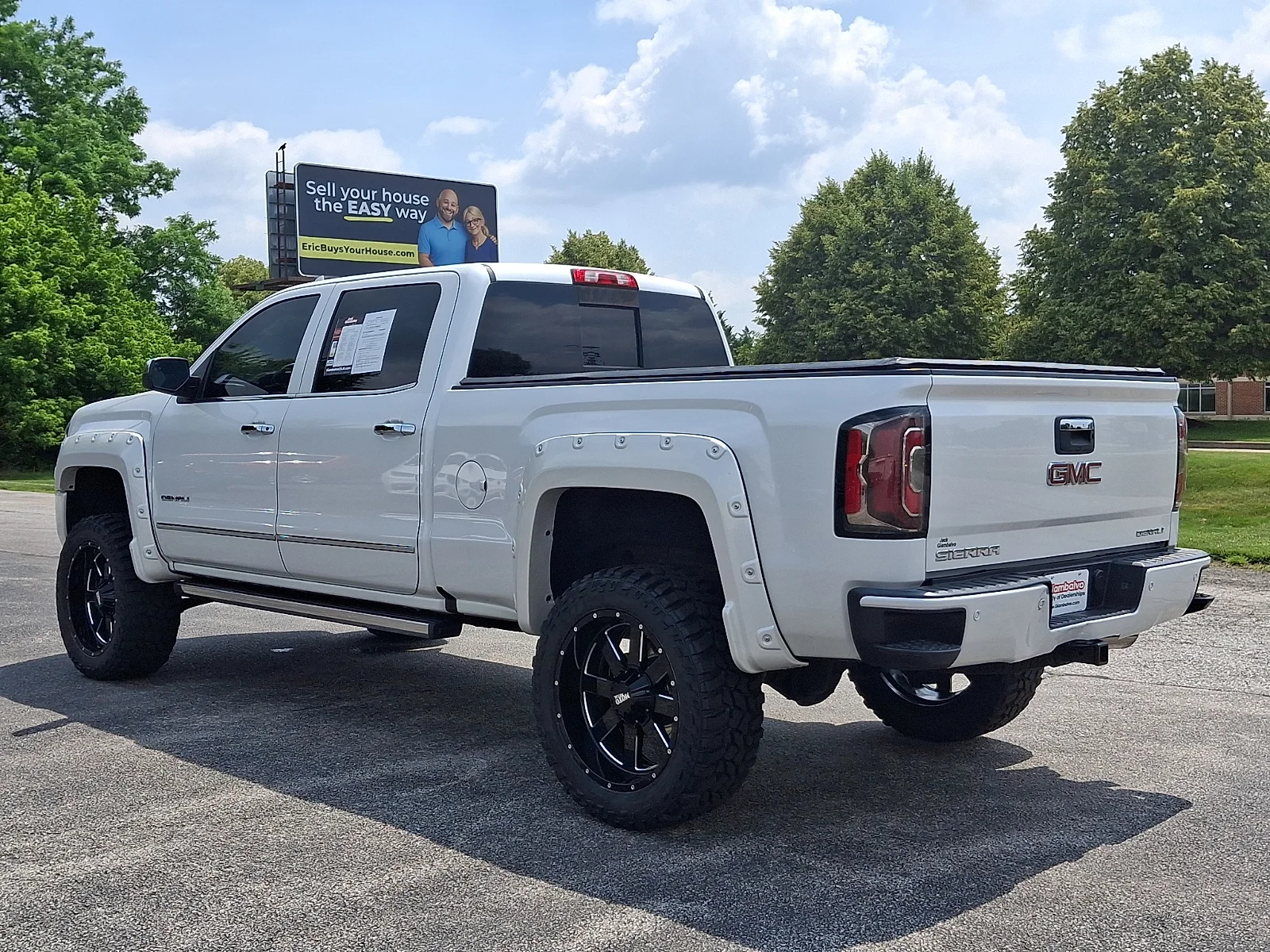 Used 2017 White GMC Denali image 8