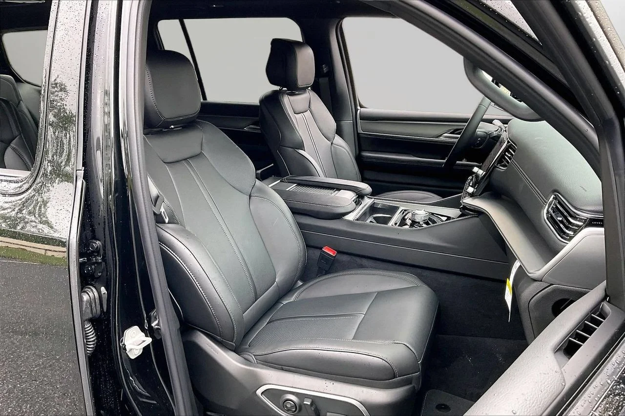 New 2026 High Gloss Black Jeep  image 23