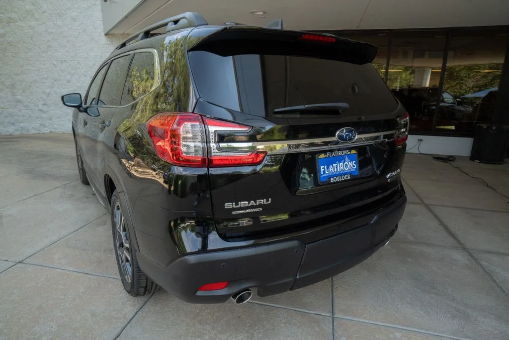 New 2026 CRYSTAL BLACK SILICA Subaru Limited 7-Passenger image 5
