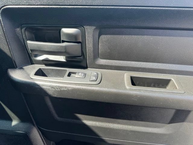2019 RAM Ram 1500 Classic Express - Photo 27