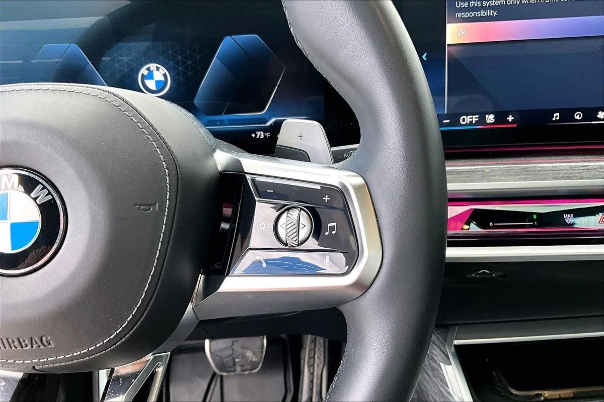 Used 2024  BMW xDrive image 12