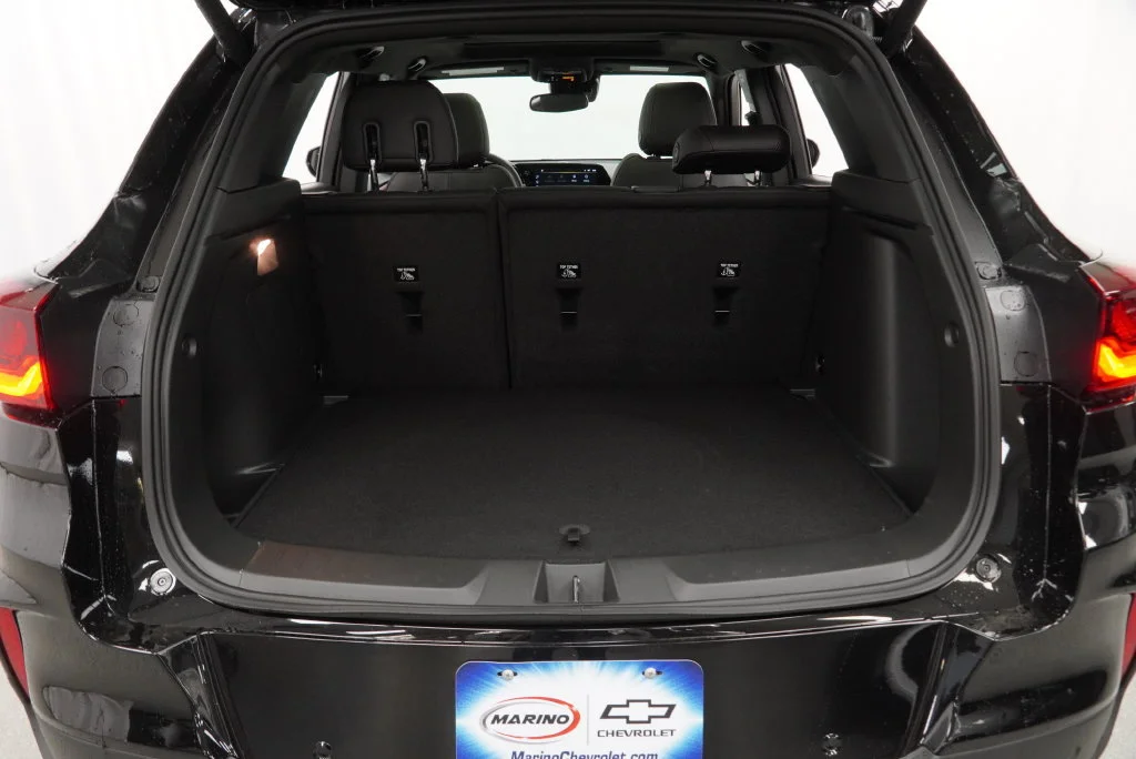 New 2026 Mosaic Black Metallic Chevrolet RS image 34