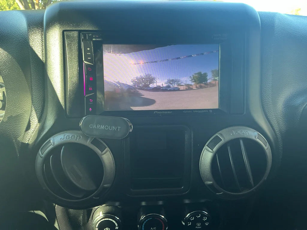 Used 2017 Bright White Clearcoat Jeep Sport image 19