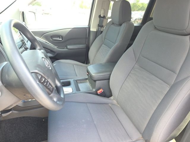 Used 2025 Gray Nissan S image 6