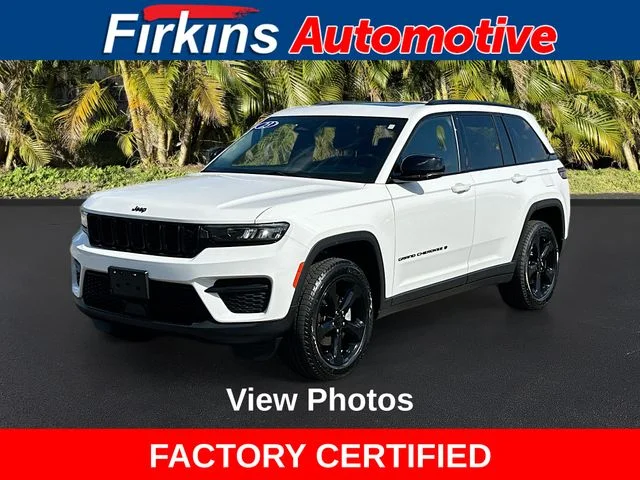Used 2023 White/off-white Jeep Altitude X image 1