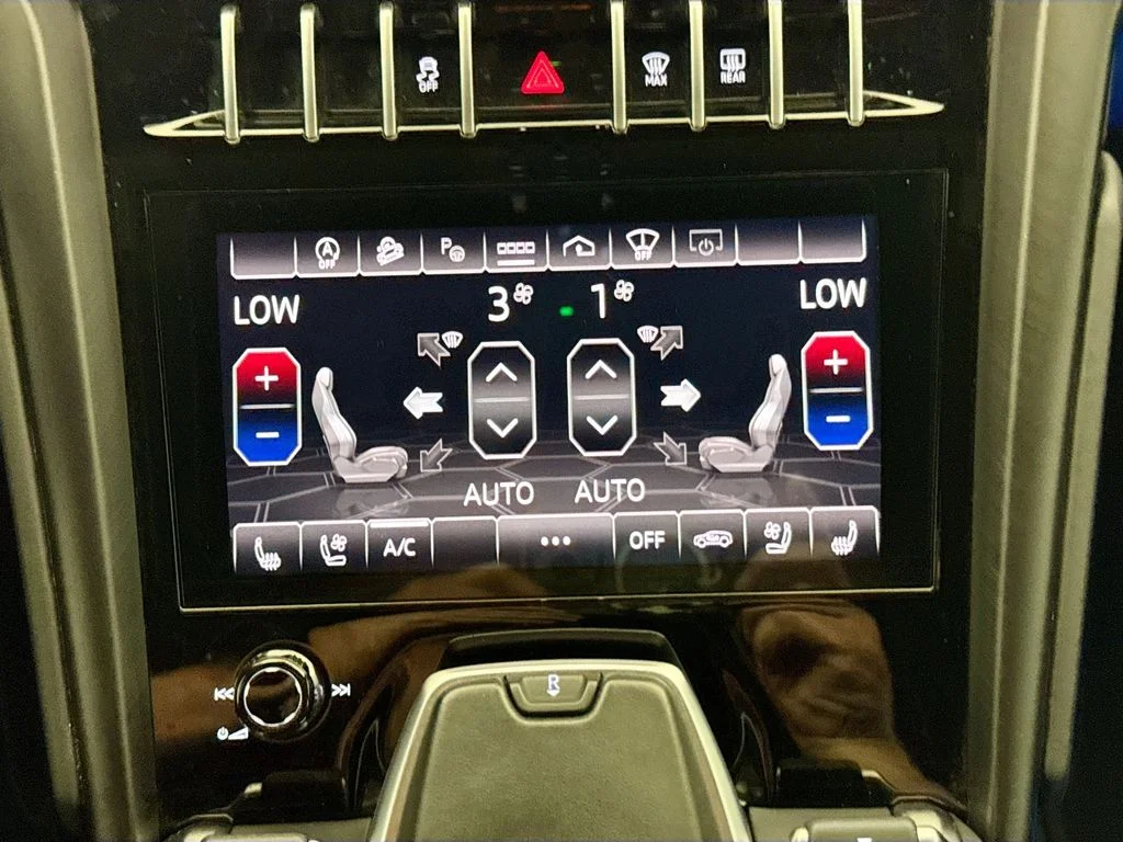 Used 2022 Black Lamborghini  image 16