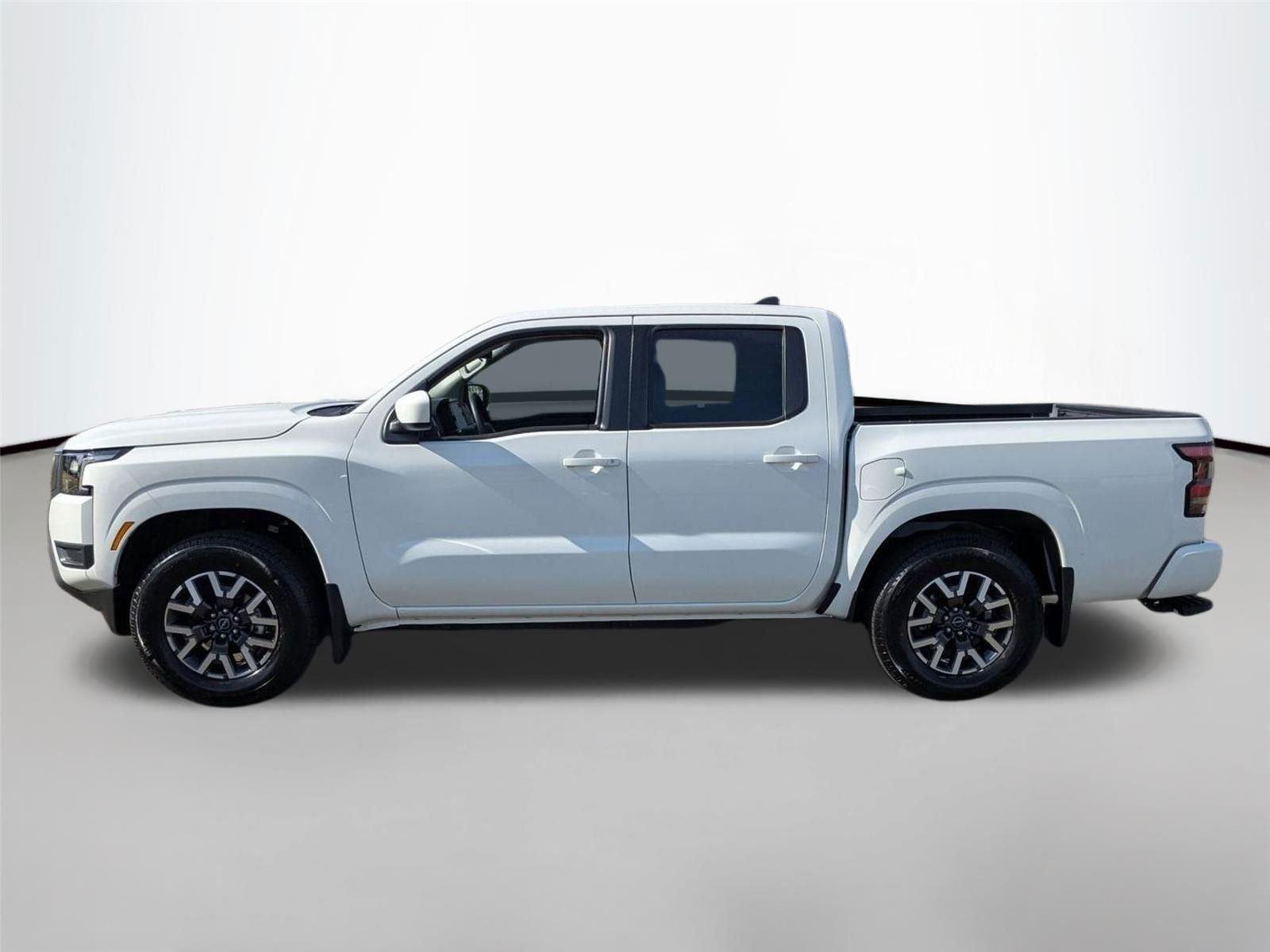 New 2026 Glacier White Nissan SV image 9