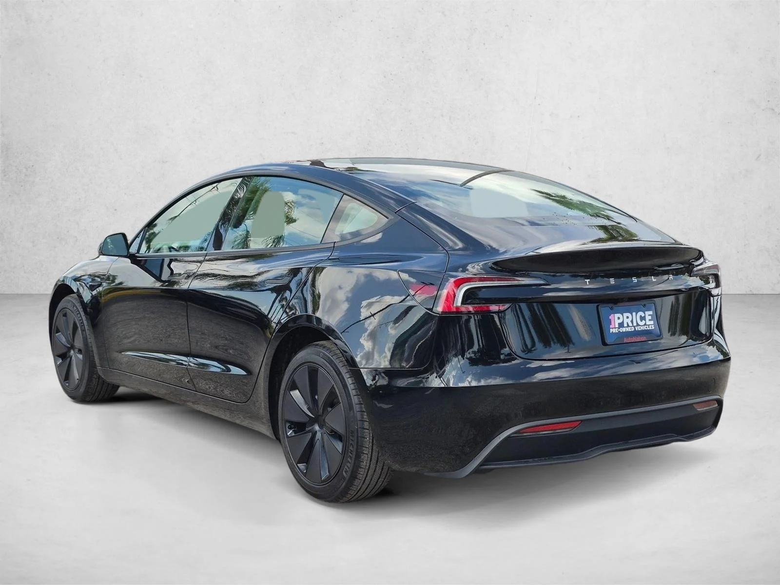 Used 2025 Diamond Black Tesla Standard image 8