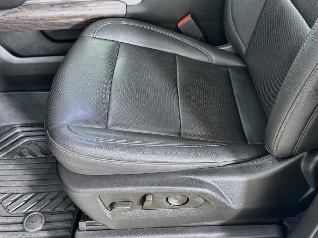 Used 2022 IRIDESCENT PEARL TRICOAT Chevrolet LTZ image 22