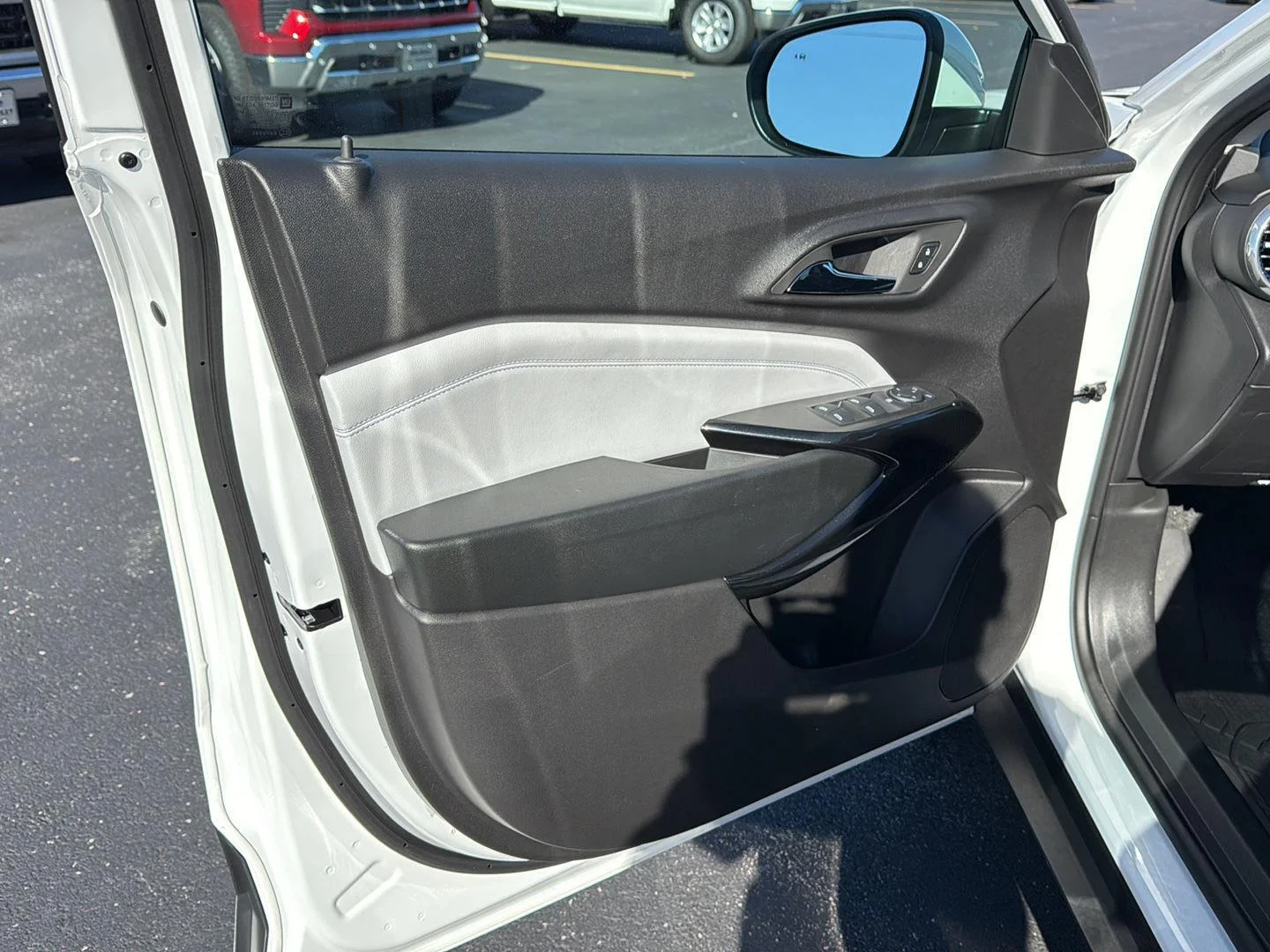2026 Chevrolet Trax LT - Photo 14