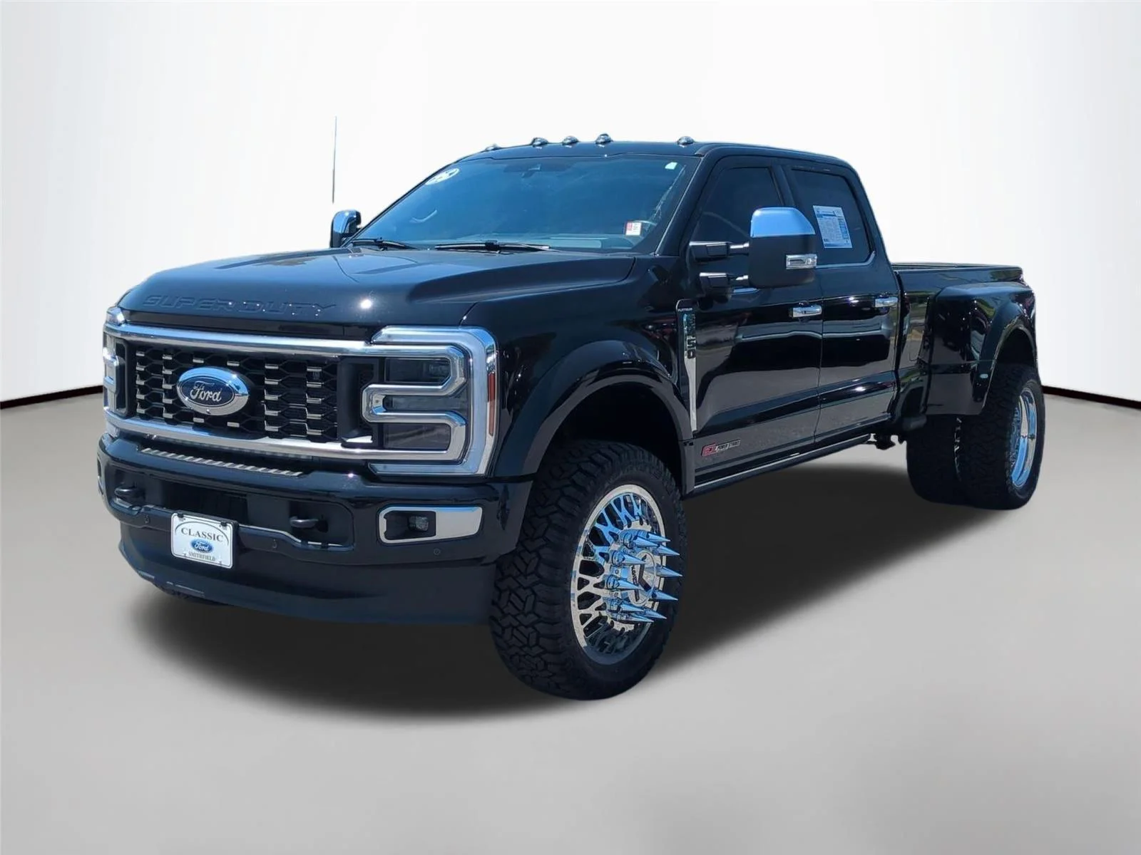 2025 Ford F-450 Platinum 4x4 Crew Cab 8' Box DRW's photo