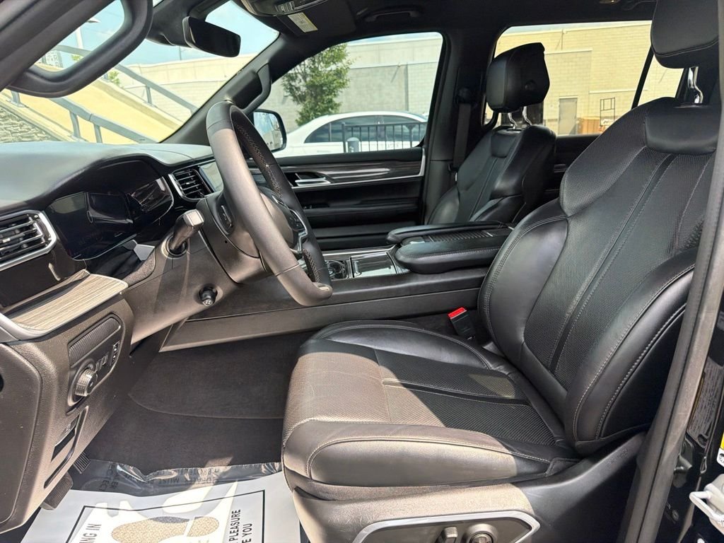 Used 2022 Black Jeep Series III image 10