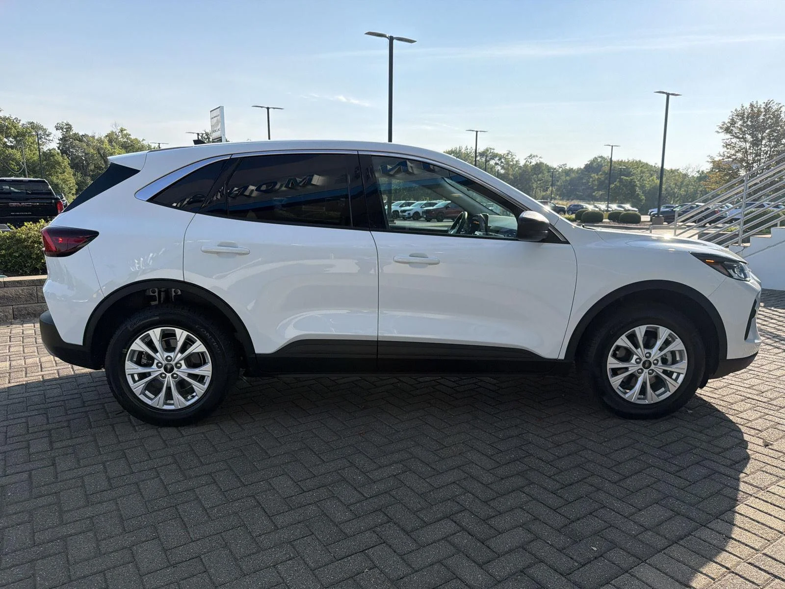 Used 2023 Oxford White Ford Active image 6
