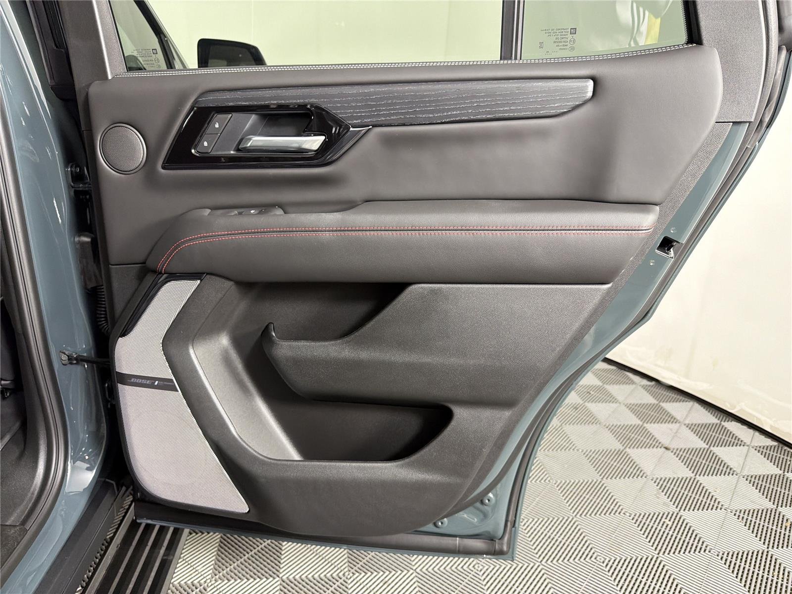 2026 GMC Yukon AT4 Ultimate - Photo 15