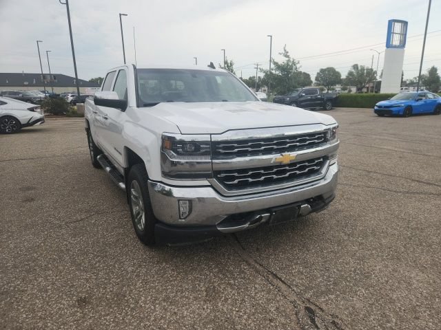 Used 2018 SUMMIT WHITE Chevrolet LTZ image 4
