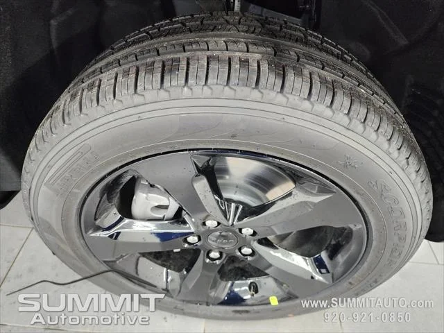 New 2025 Baltic Gray Metallic Clear-Coat Exterior Paint Jeep Limited image 15