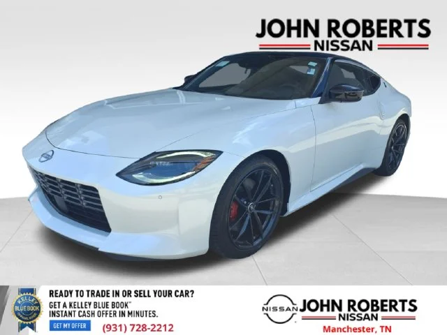 New 2026 Pearl White TriCoat / Super Black Two-tone Nissan Performance image 10