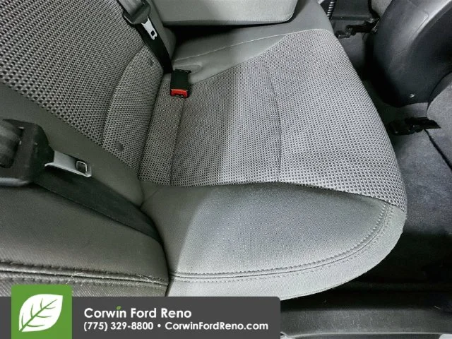 Used 2013 Radiant Silver Metallic Hyundai GLS image 28
