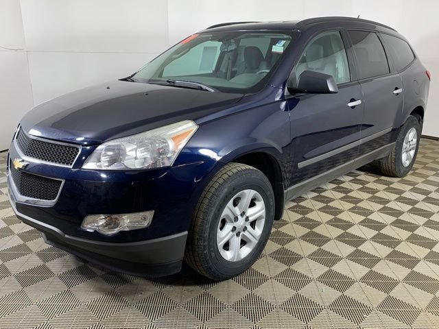 Used 2012 Chevrolet Traverse LS with VIN 1GNKRFED5CJ143271 for sale in Mandan, ND