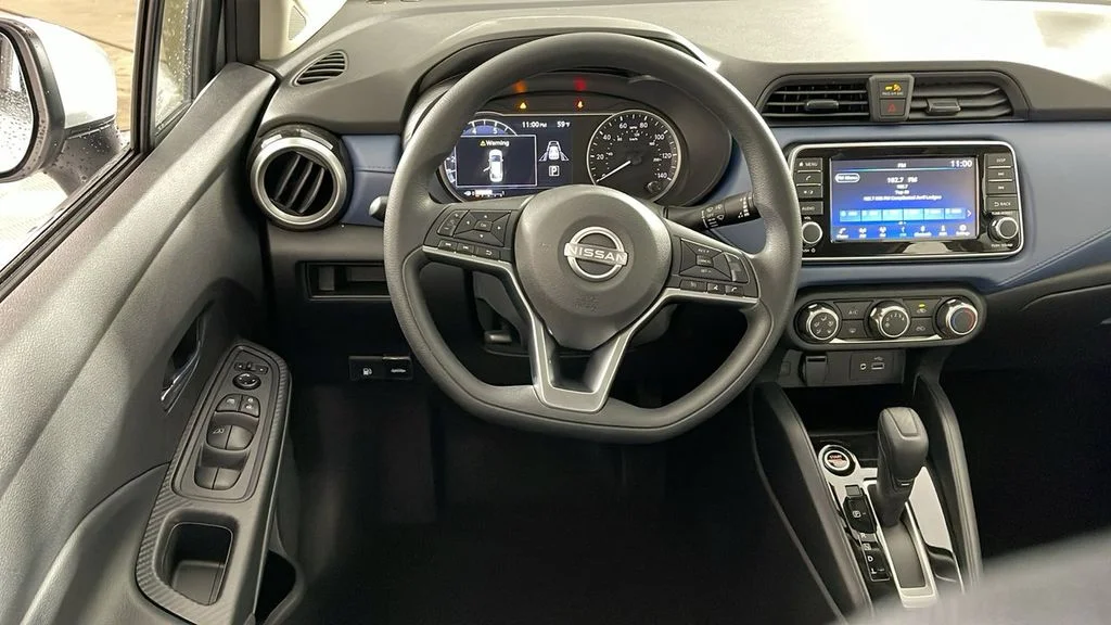 Used 2025 Silver Nissan 1.6 SV image 14