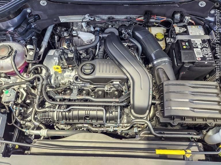 New 2026 Platinum Gray Metallic Volkswagen 1.5T SE image 7