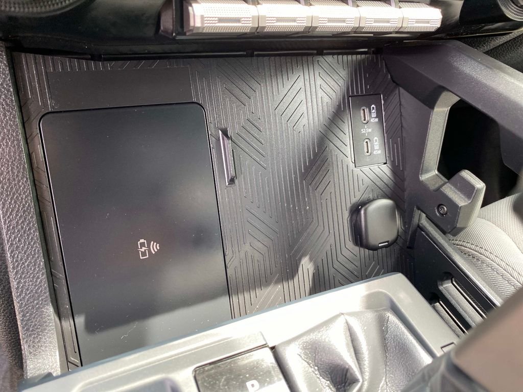 Used 2025 White Toyota SR5 image 15