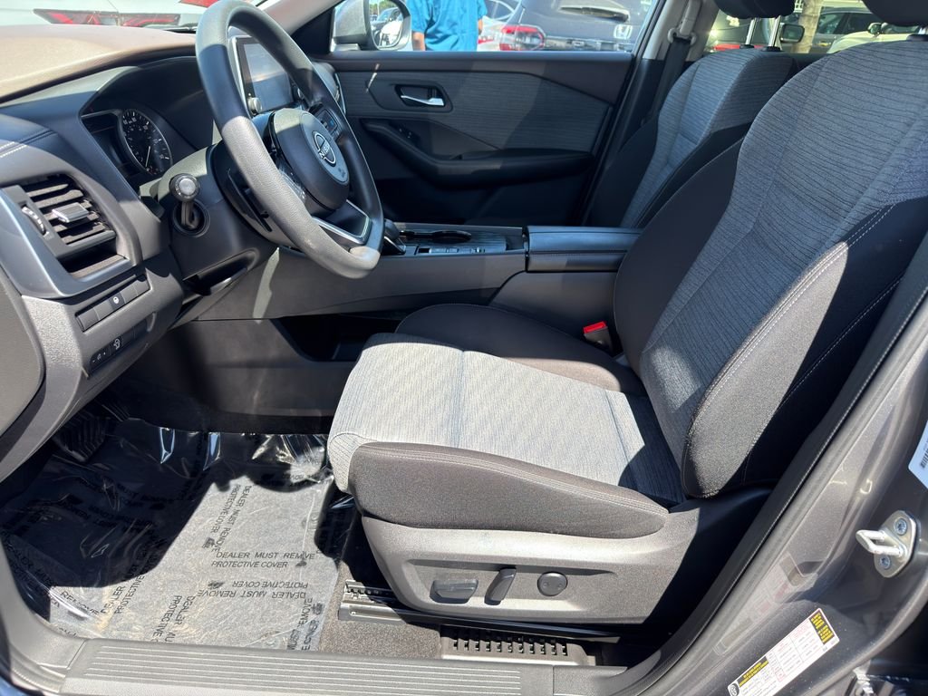 Used 2023 Gray Nissan SV image 14