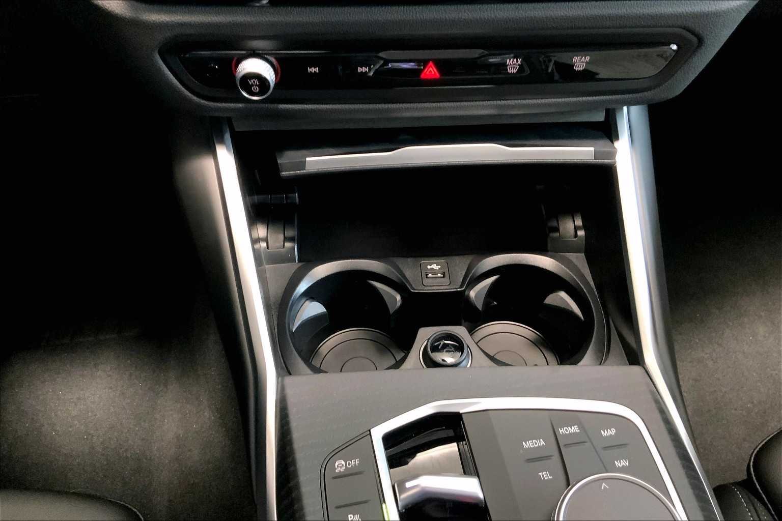 2025 BMW 3 Series 330i - Photo 20