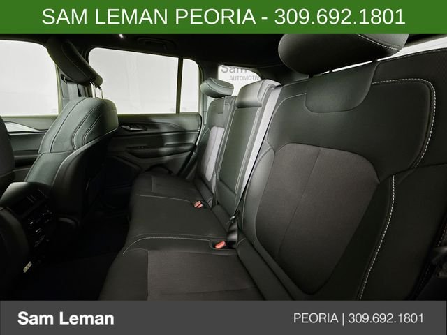New 2026 Diamond Black Crystal Pearlcoat Jeep Laredo X image 24