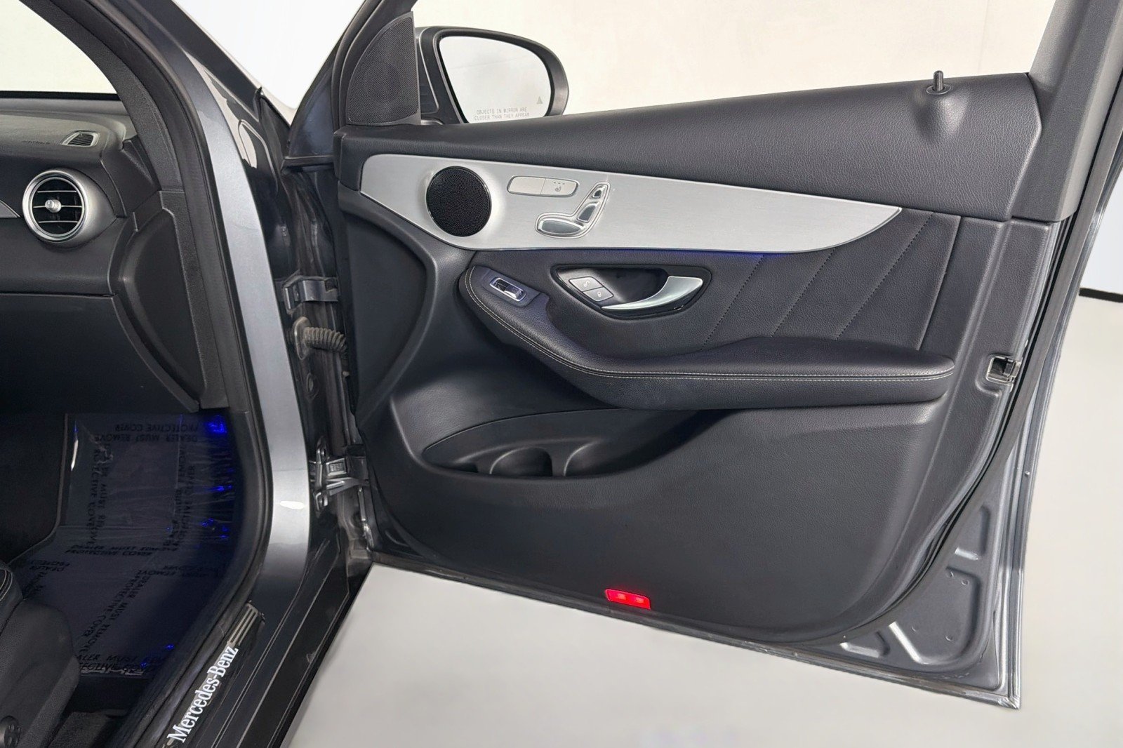 Used 2022 Selenite Grey Metallic Mercedes-Benz GLC 300 image 23