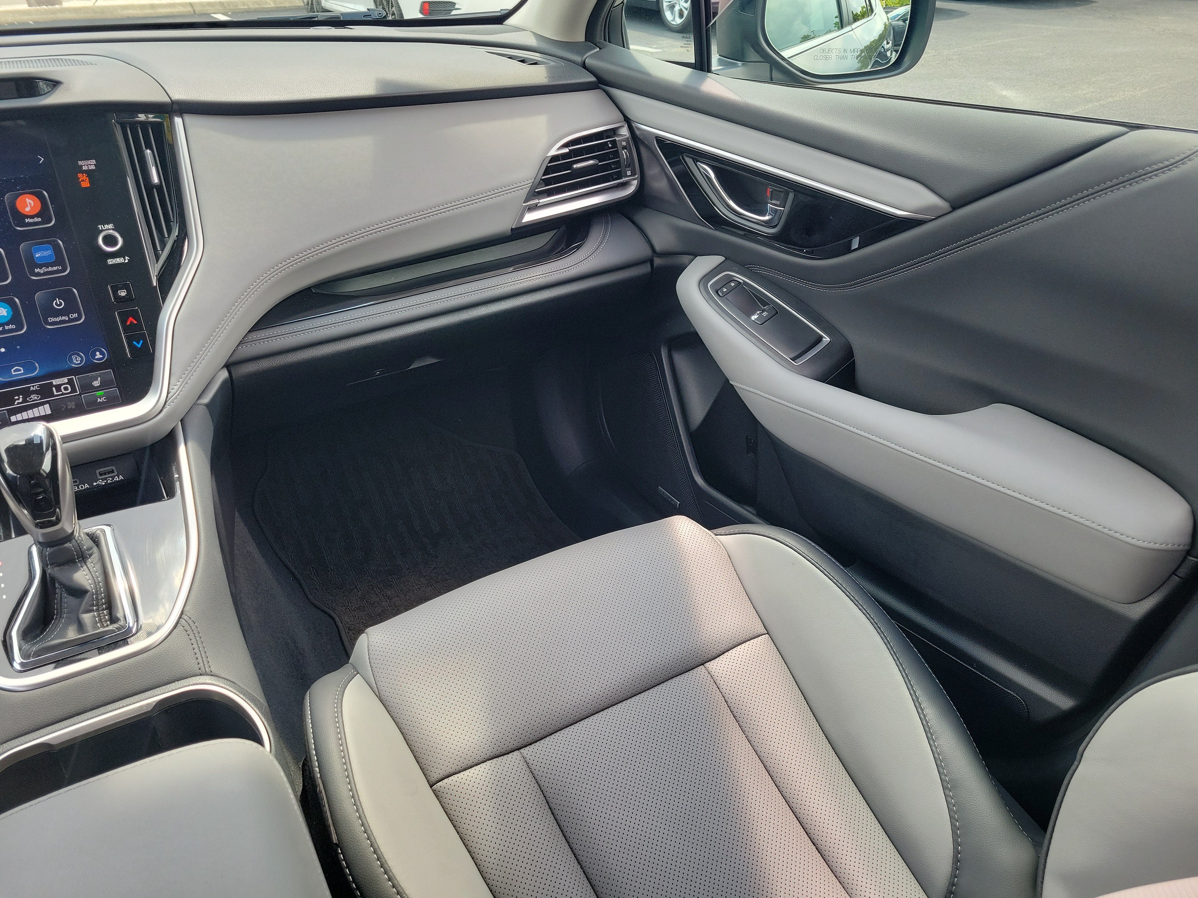 Used 2025 Magnetite Gray Metallic Subaru Limited image 17