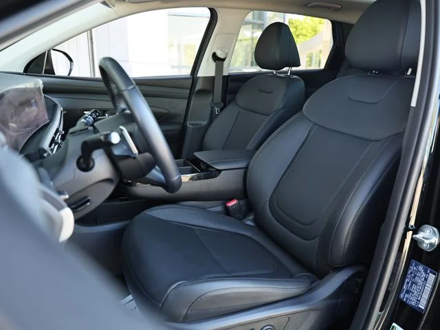 Certified Used 2025 Ash Black Hyundai SEL Convenience image 18