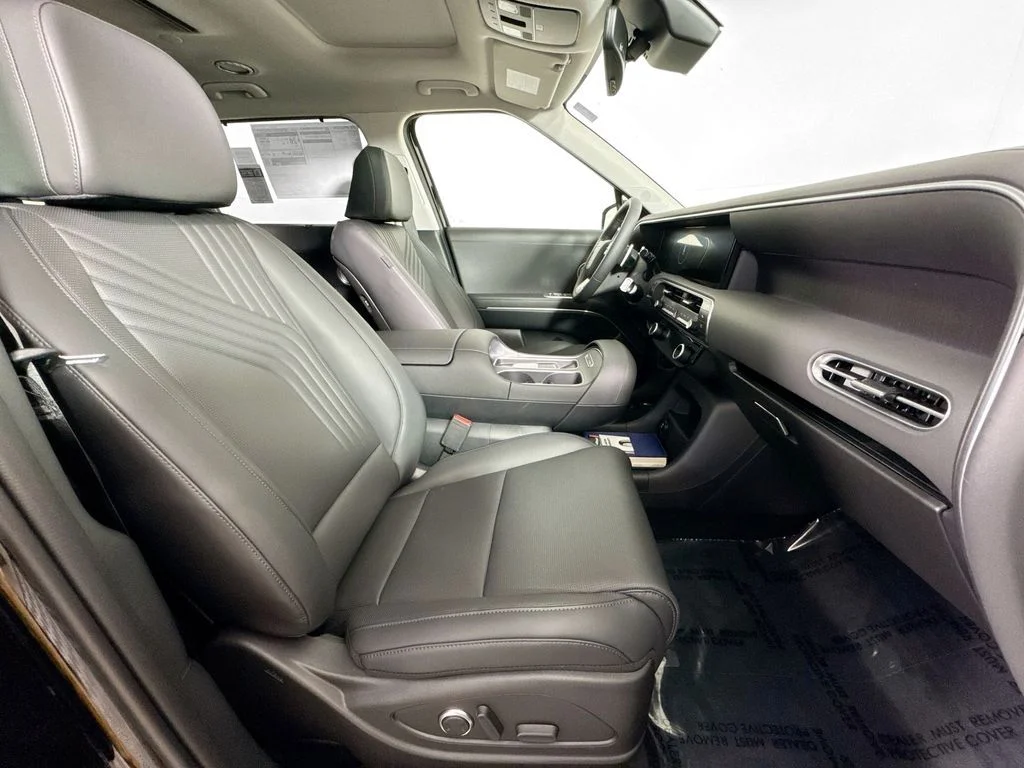 New 2026 Black Hyundai SEL Premium image 10
