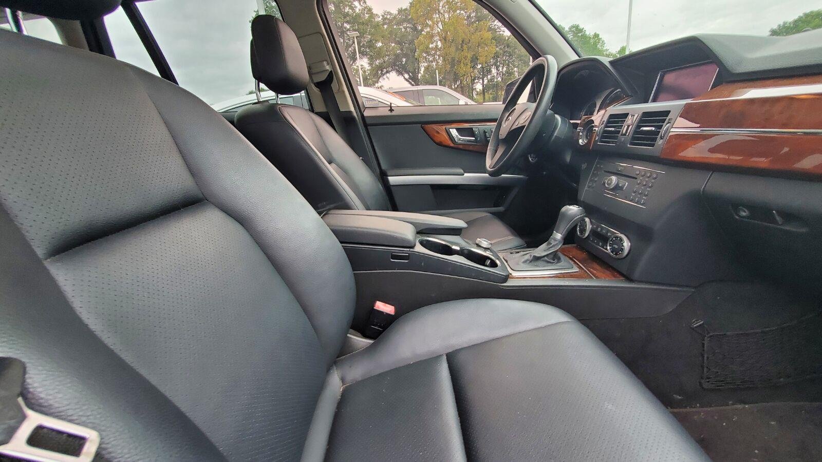 Used 2010 Black Mercedes-Benz GLK 350 image 4